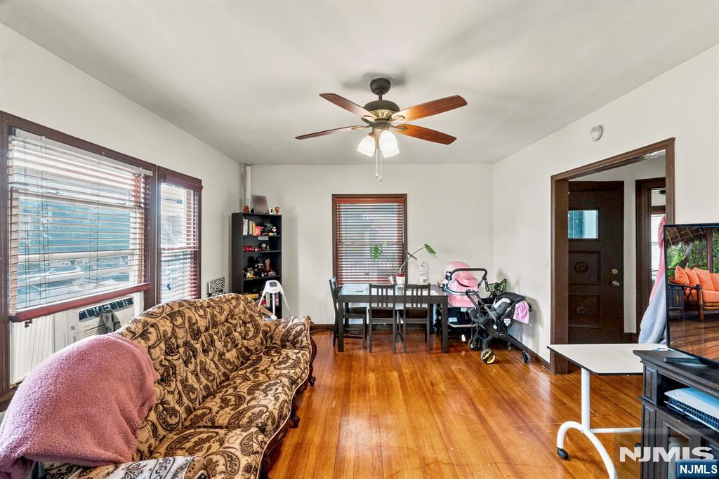 44 Vanderbeck Place