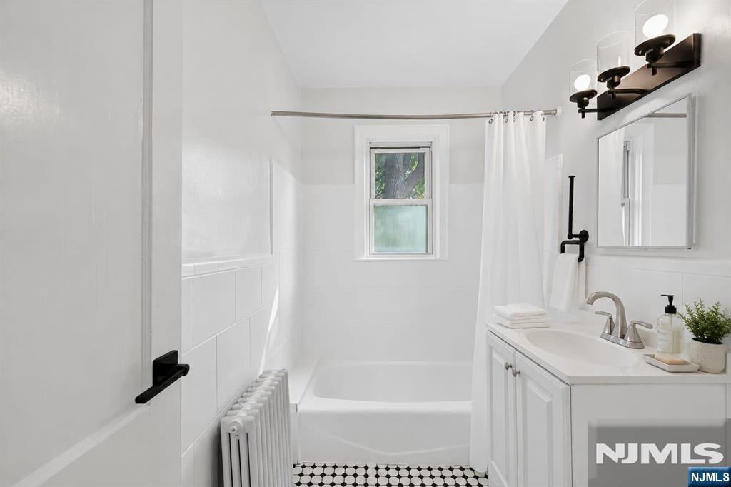 140 W Englewood Avenue #5B