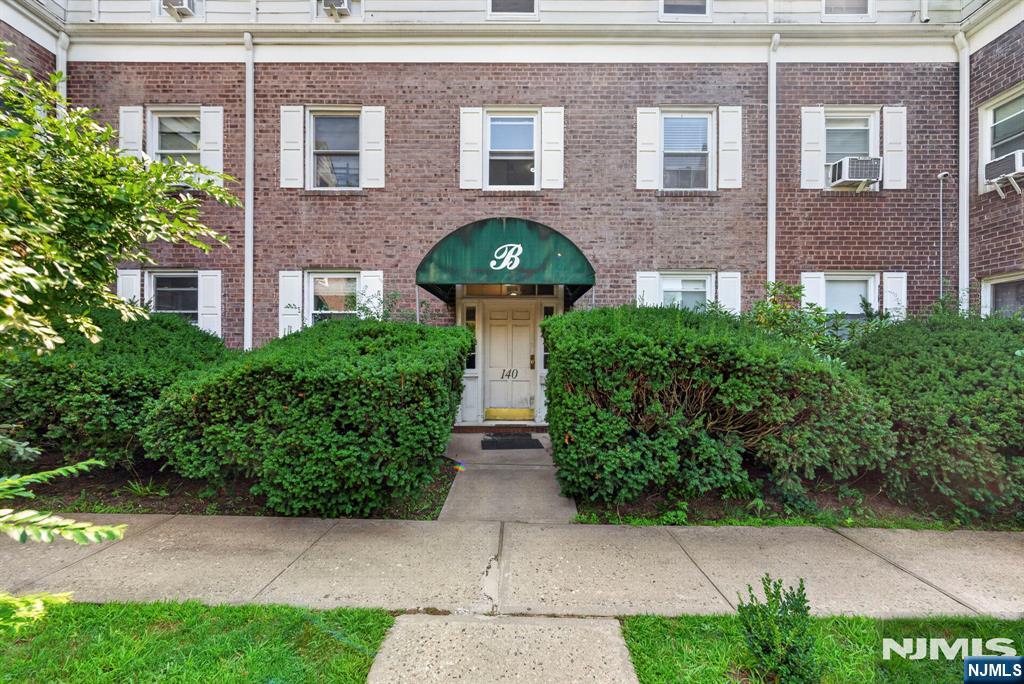 140 W Englewood Avenue #5B