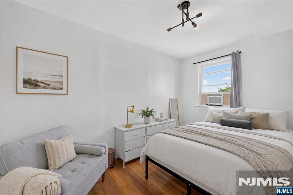 140 W Englewood Avenue #5B
