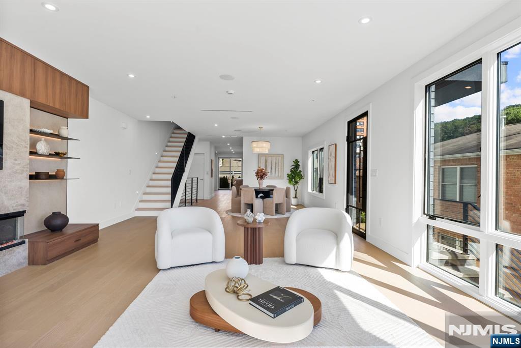 25 Leary Lane