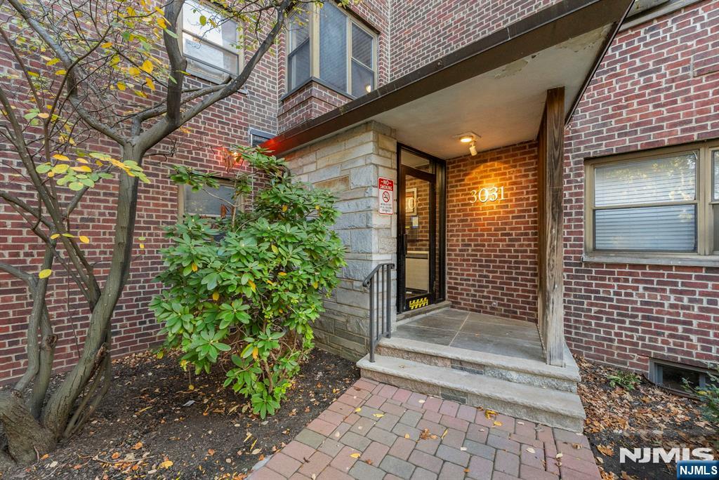 3031 Edwin Avenue 1C