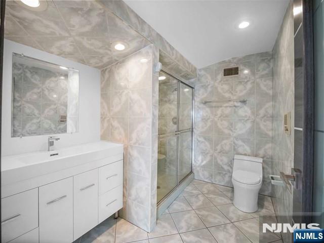 490 Ridgefield Terrace