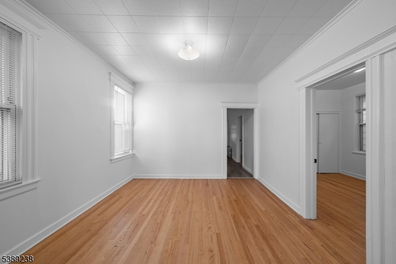 42 Lawrence St 2