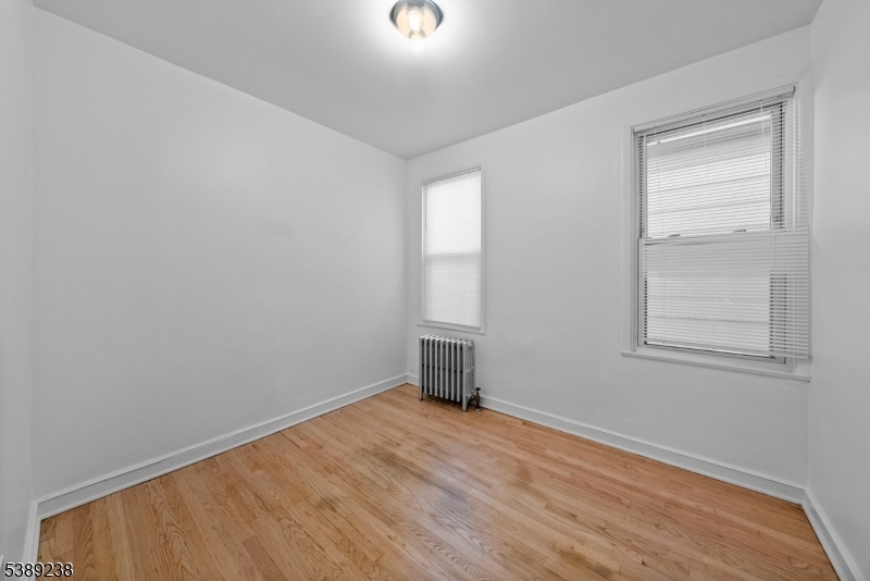 42 Lawrence St 2