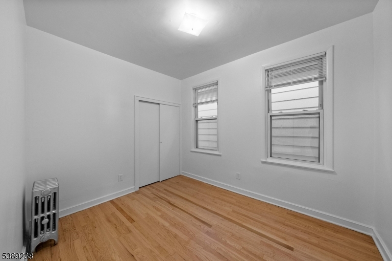 42 Lawrence St 2