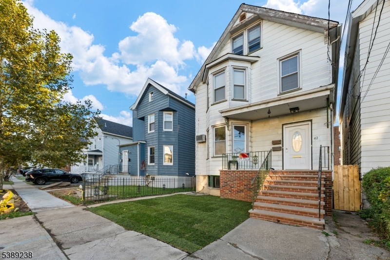 42 Lawrence St 2