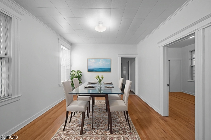 42 Lawrence St 2