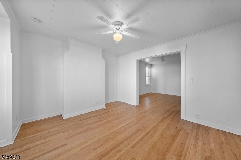 42 Lawrence St 2