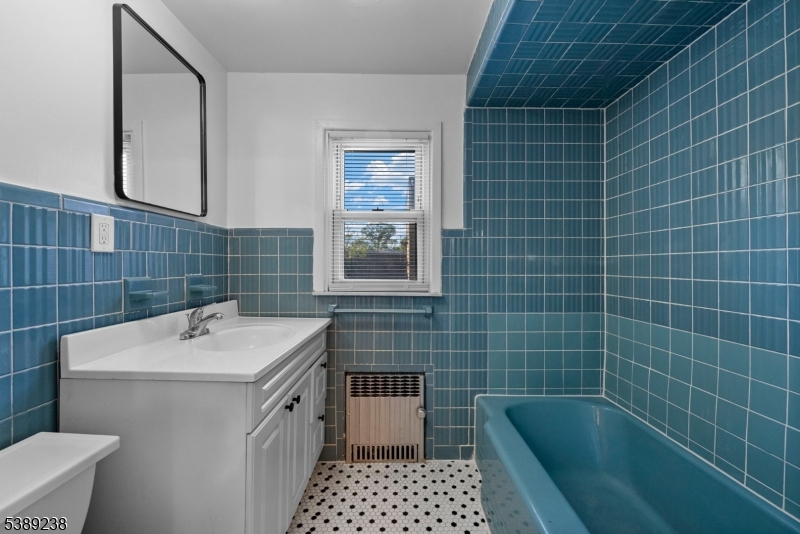 42 Lawrence St 2