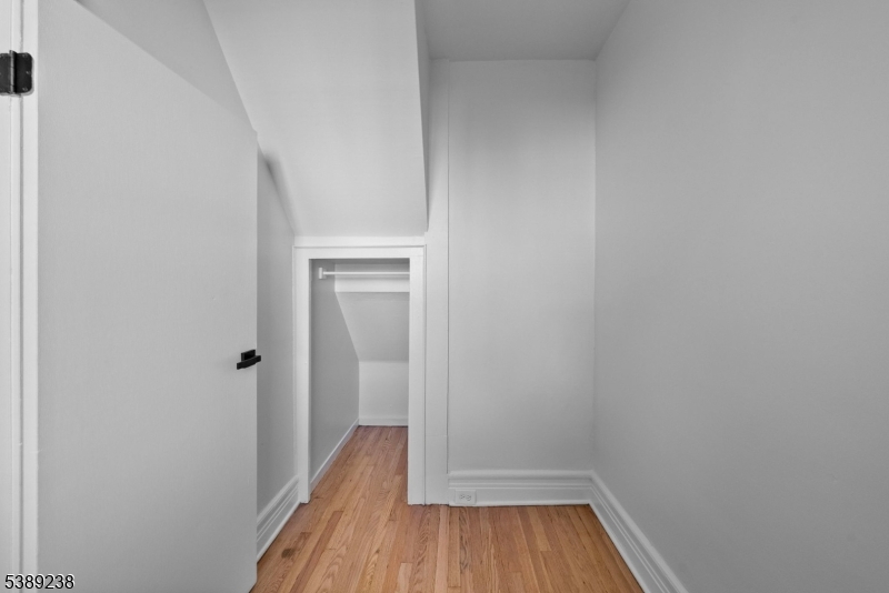 42 Lawrence St 2