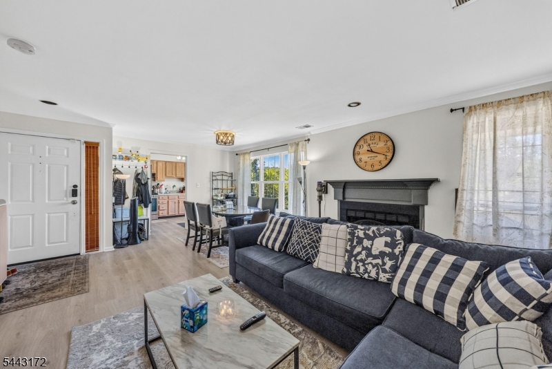 121 Country Club-10 10