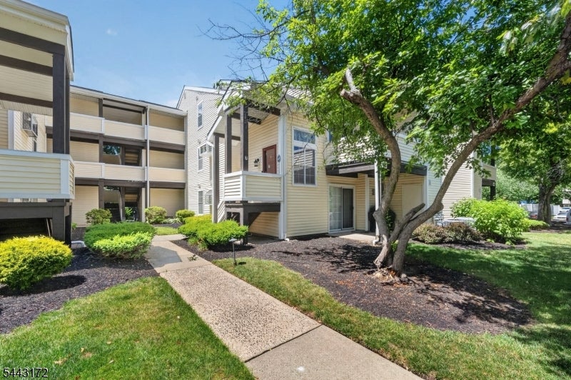 121 Country Club-10 10