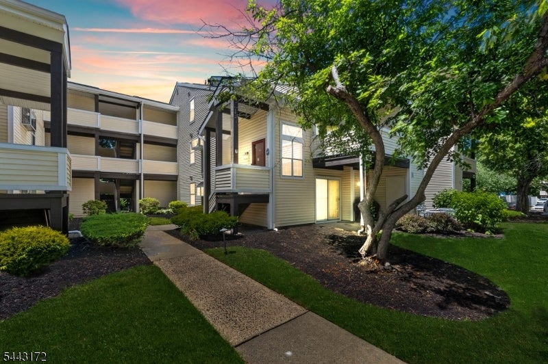 121 Country Club-10 10