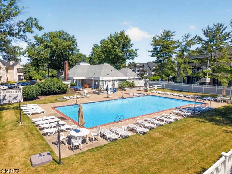 121 Country Club-10 10