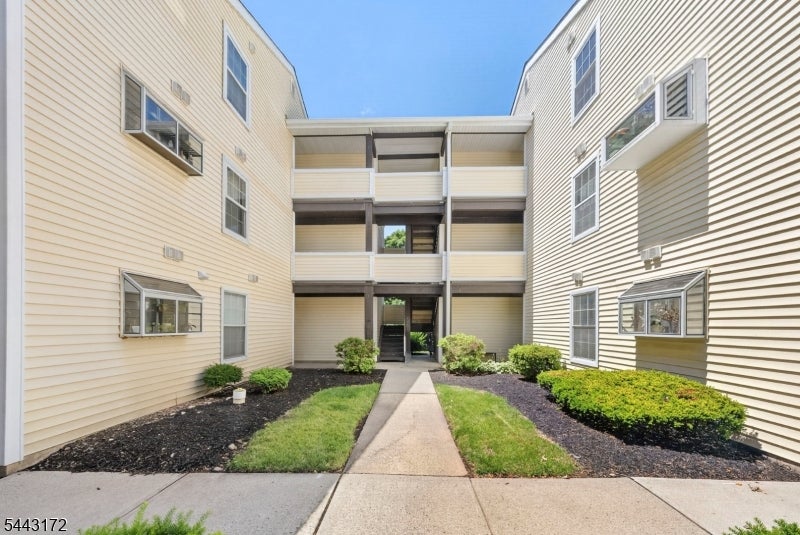 121 Country Club-10 10