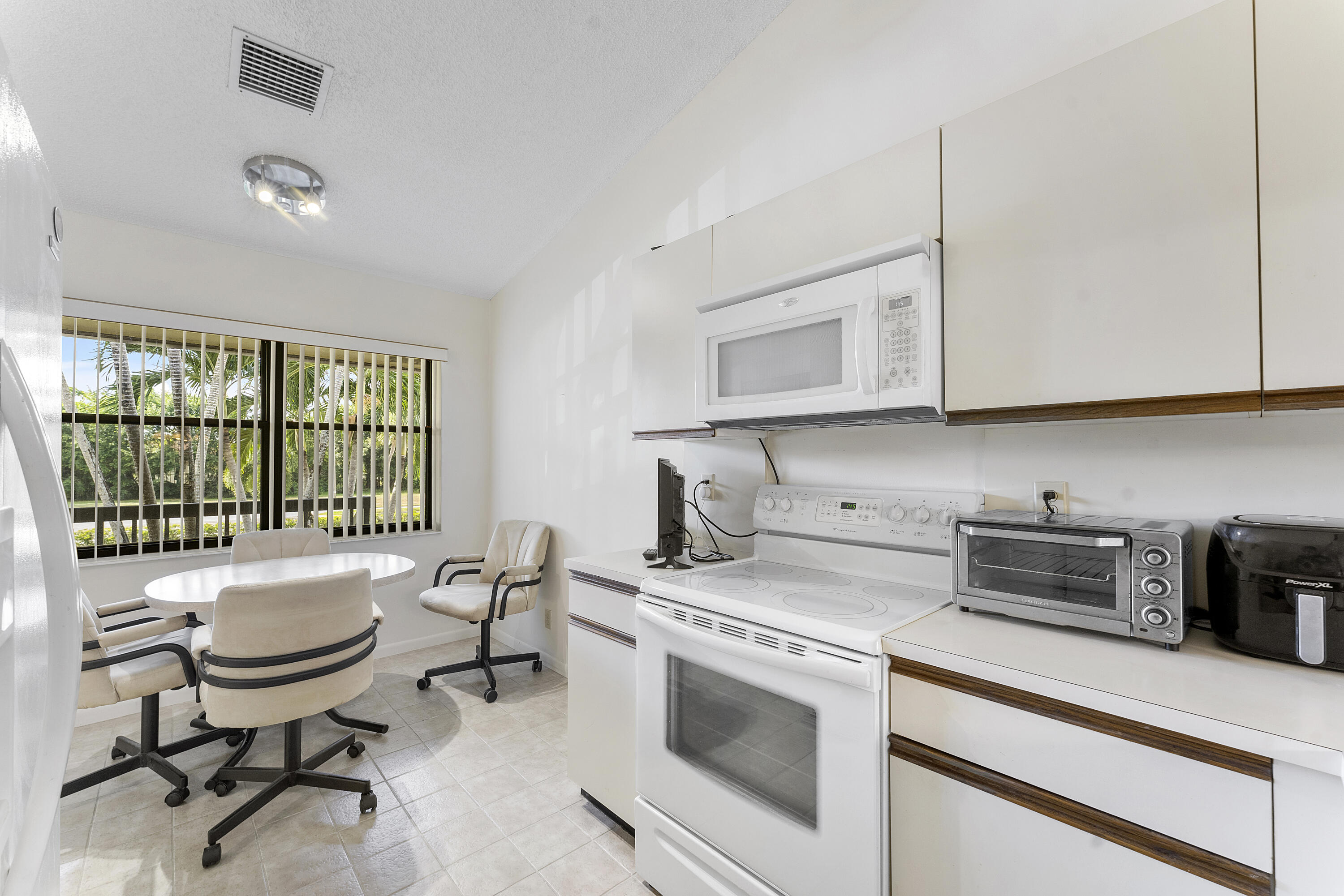 4900 Lucerne Lakes Boulevard W 206