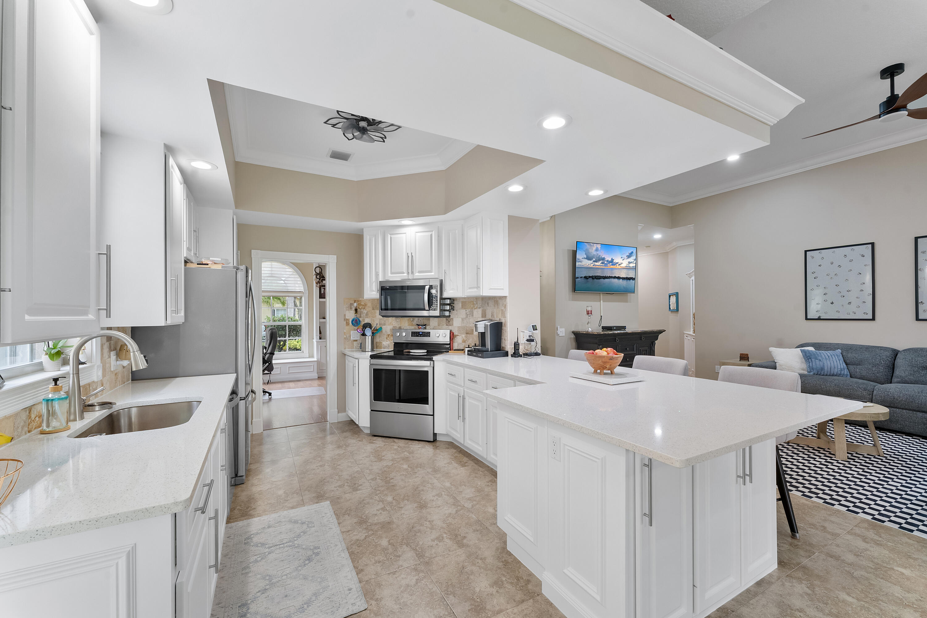 8328 Rosalie Lane