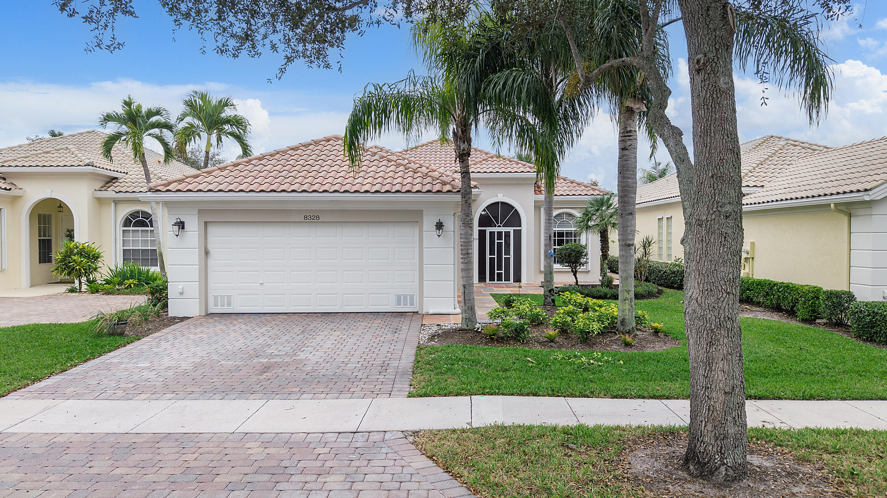8328 Rosalie Lane