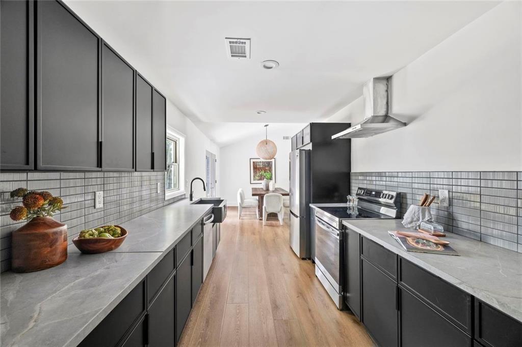 317 Crestview Circle