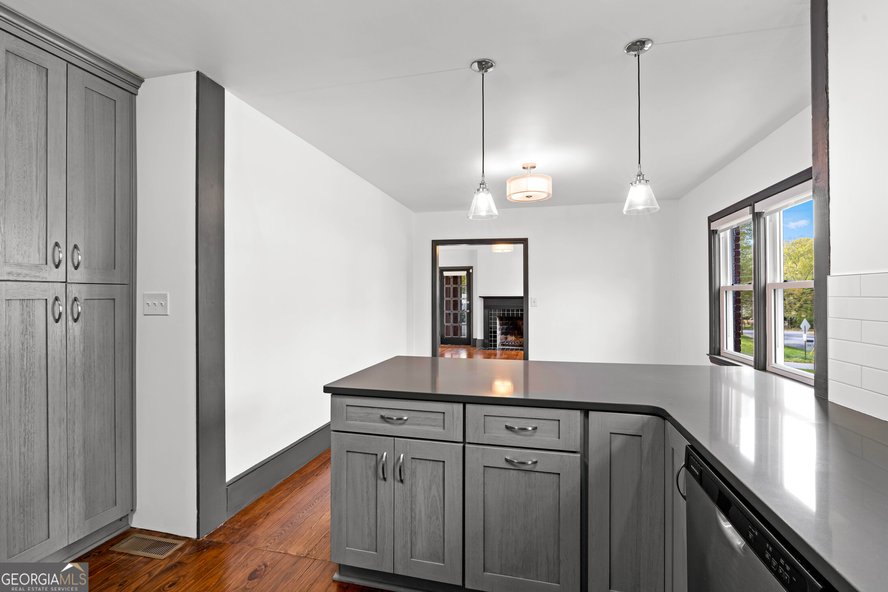 1610 Brewer Boulevard SW