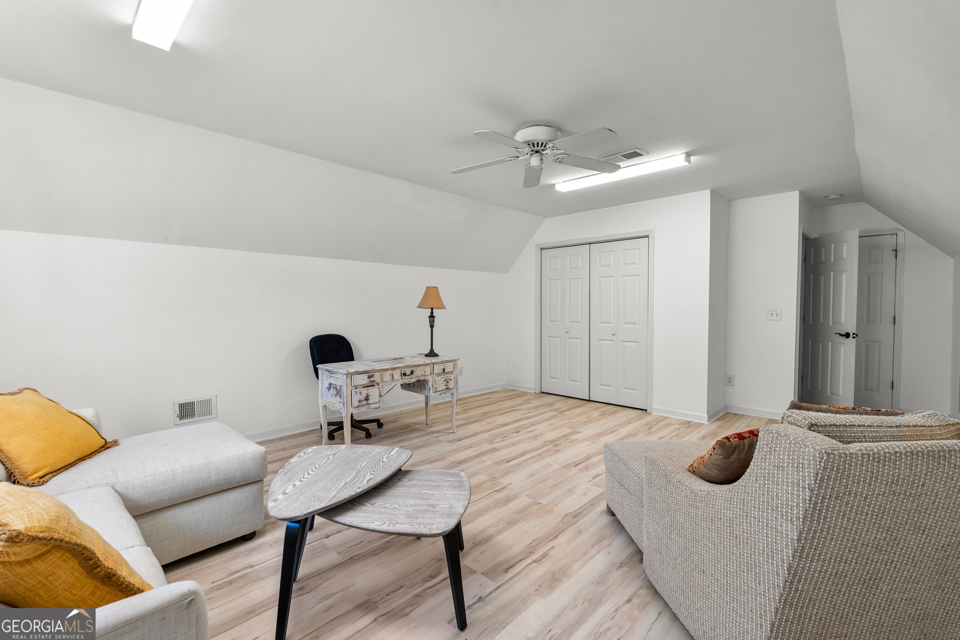 37 Forest Point