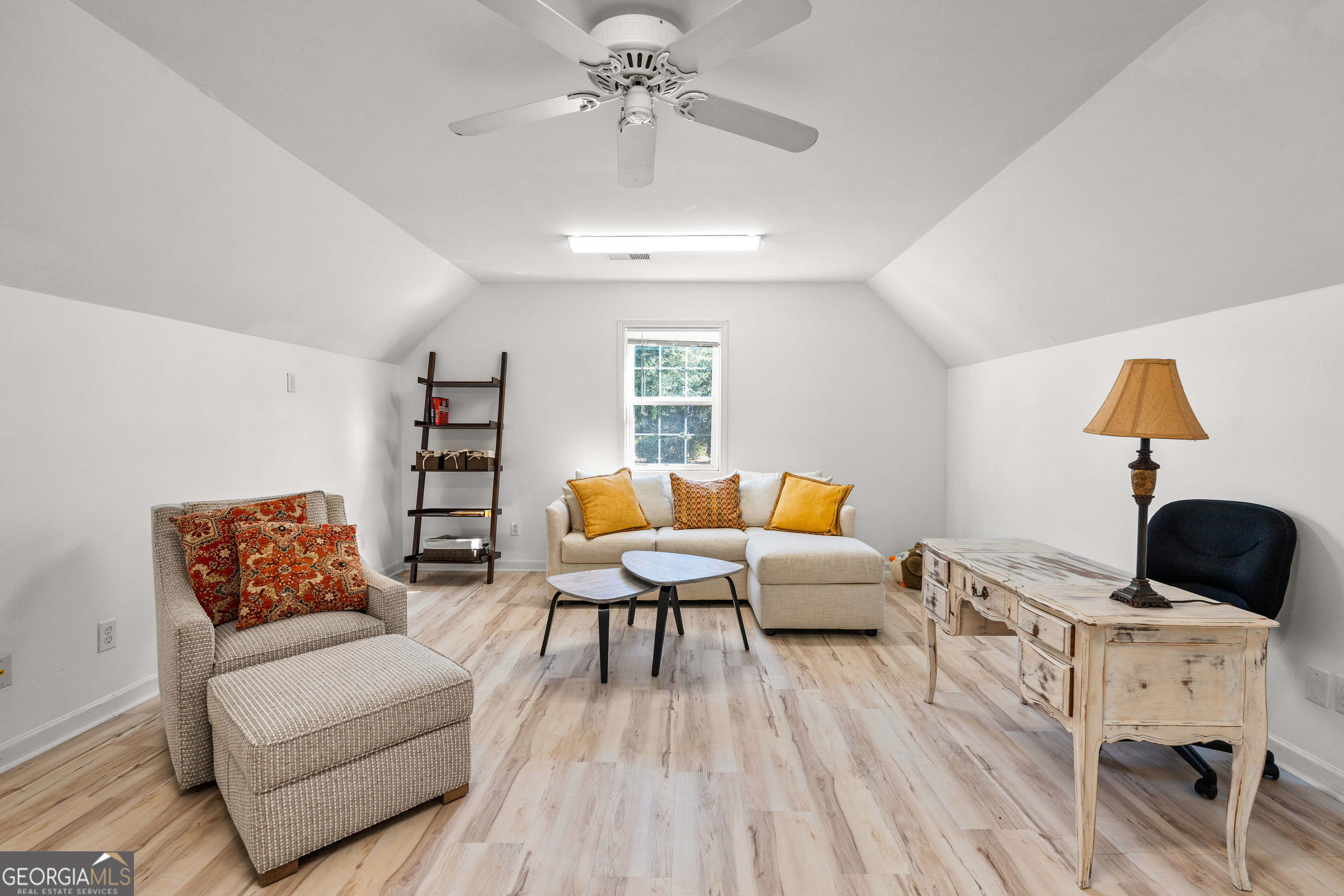 37 Forest Point