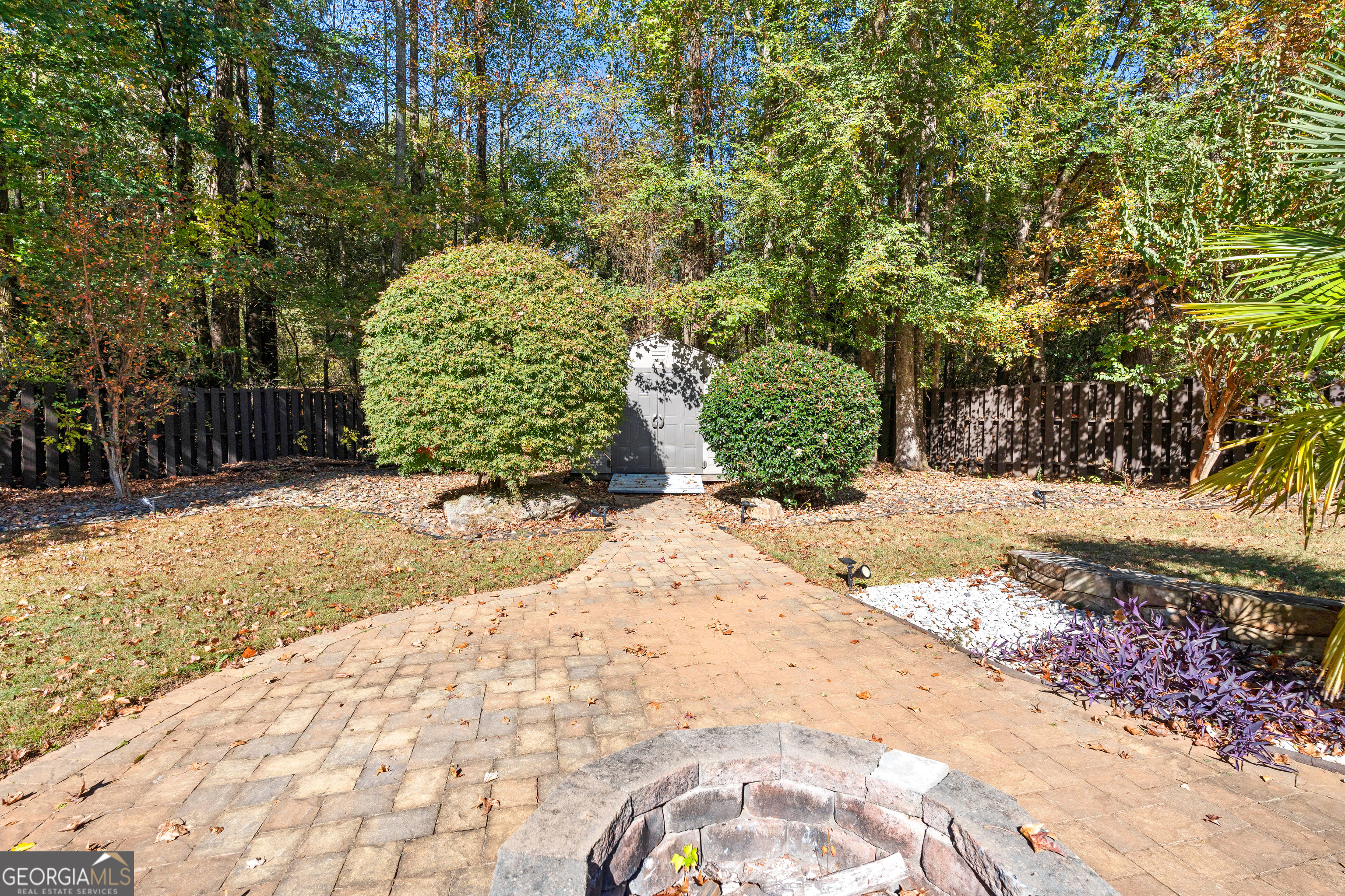 37 Forest Point