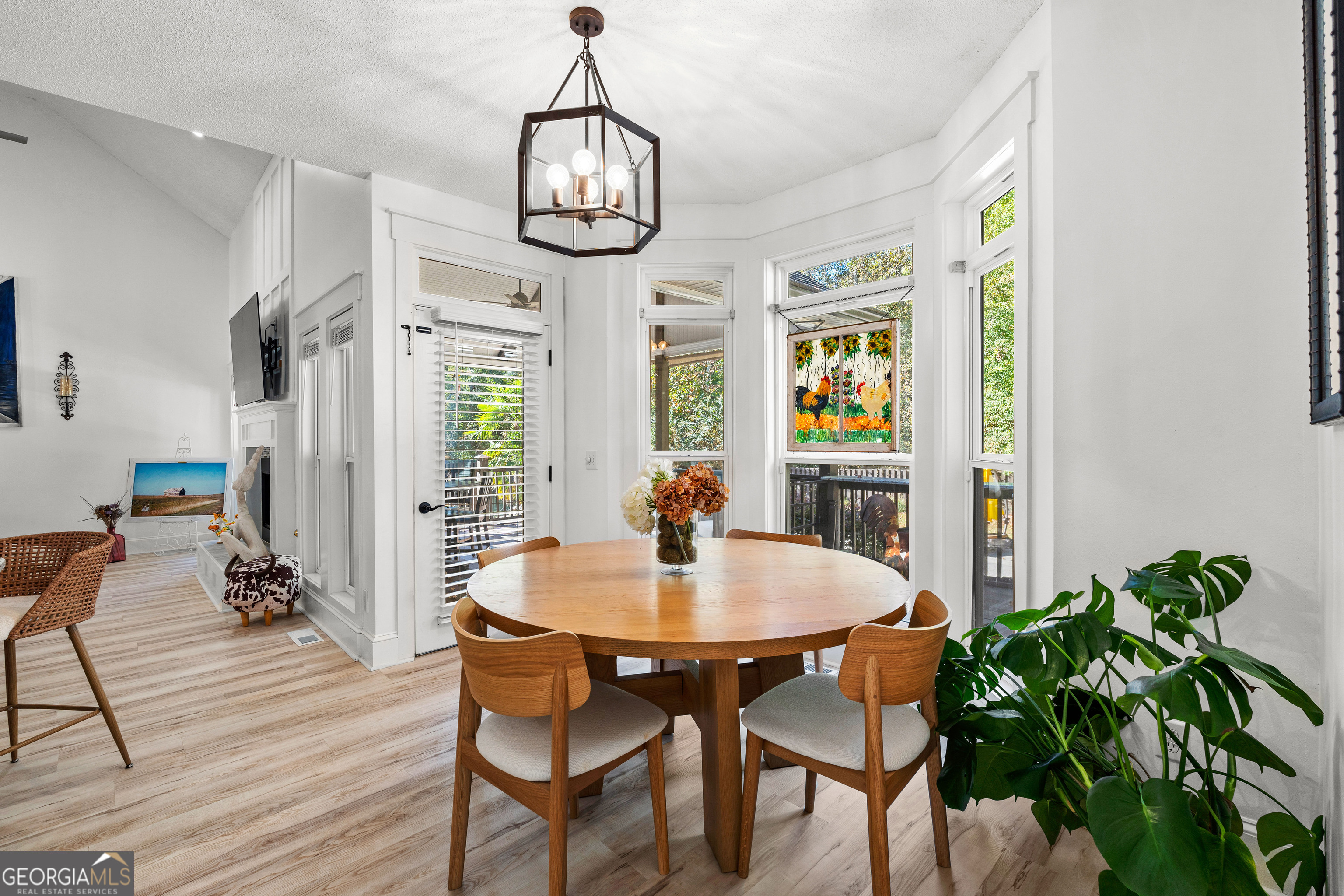 37 Forest Point