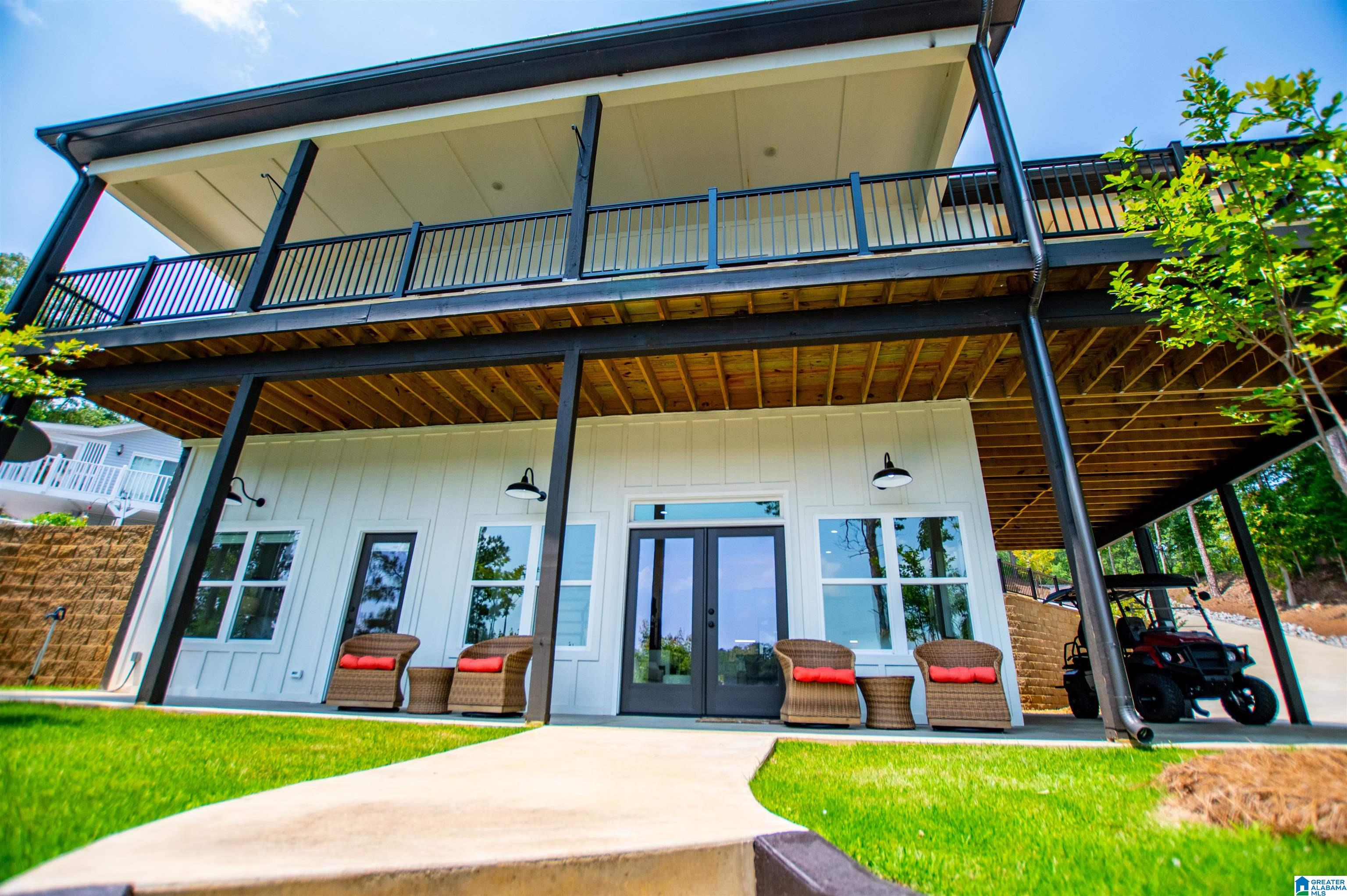 423 PINEYWOODS DRIVE