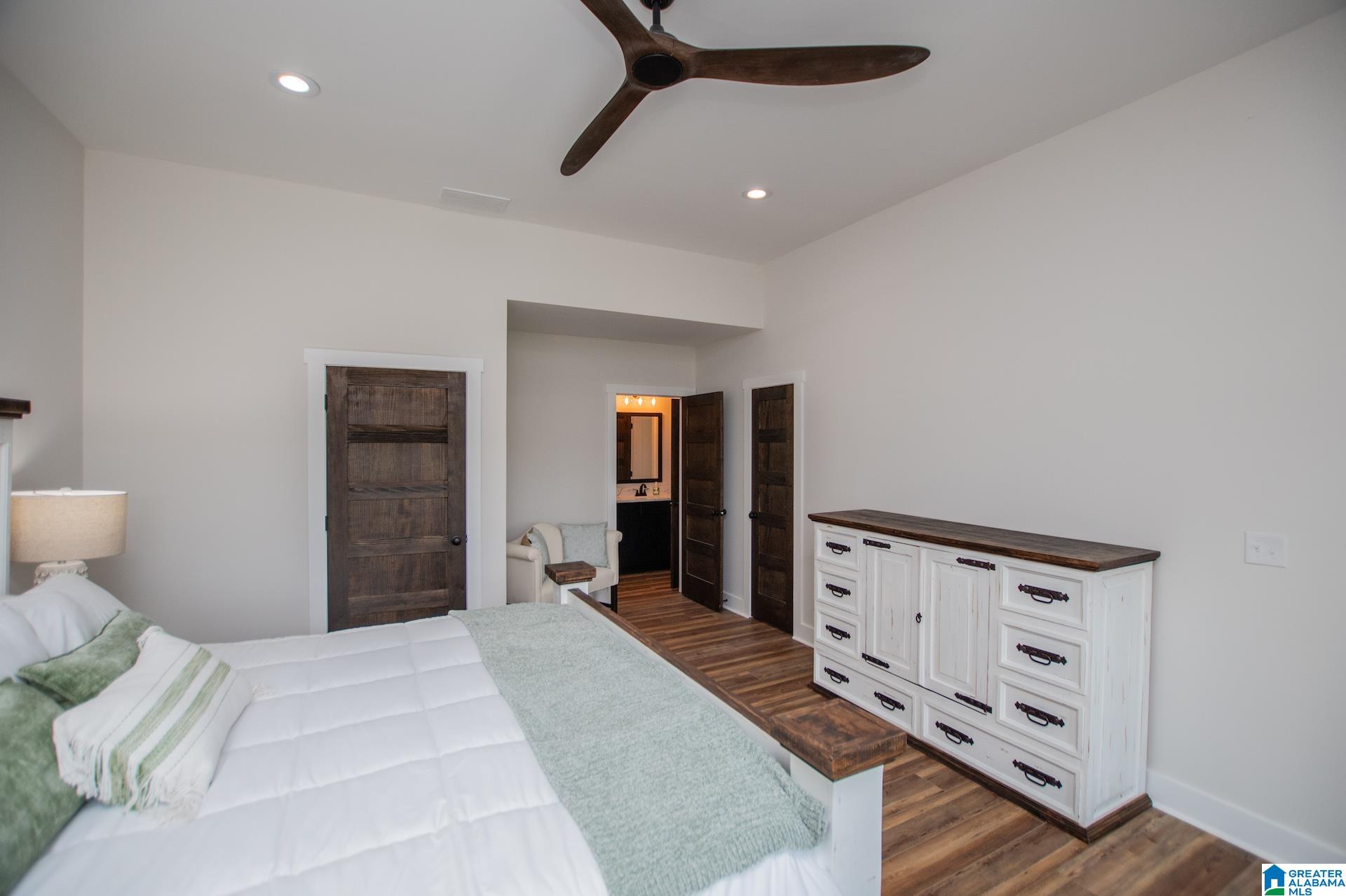 423 PINEYWOODS DRIVE