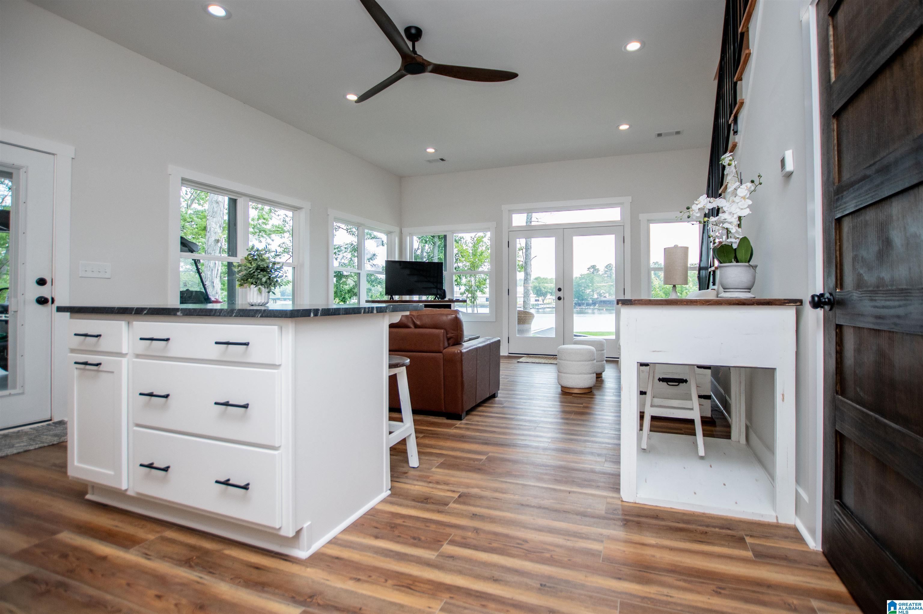 423 PINEYWOODS DRIVE