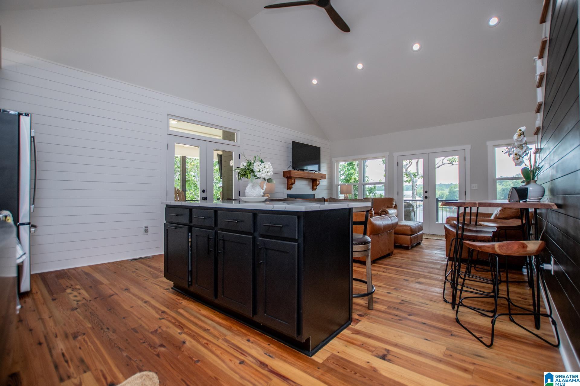 423 PINEYWOODS DRIVE