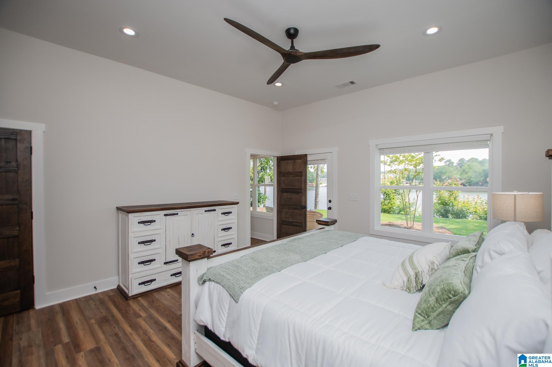 423 PINEYWOODS DRIVE