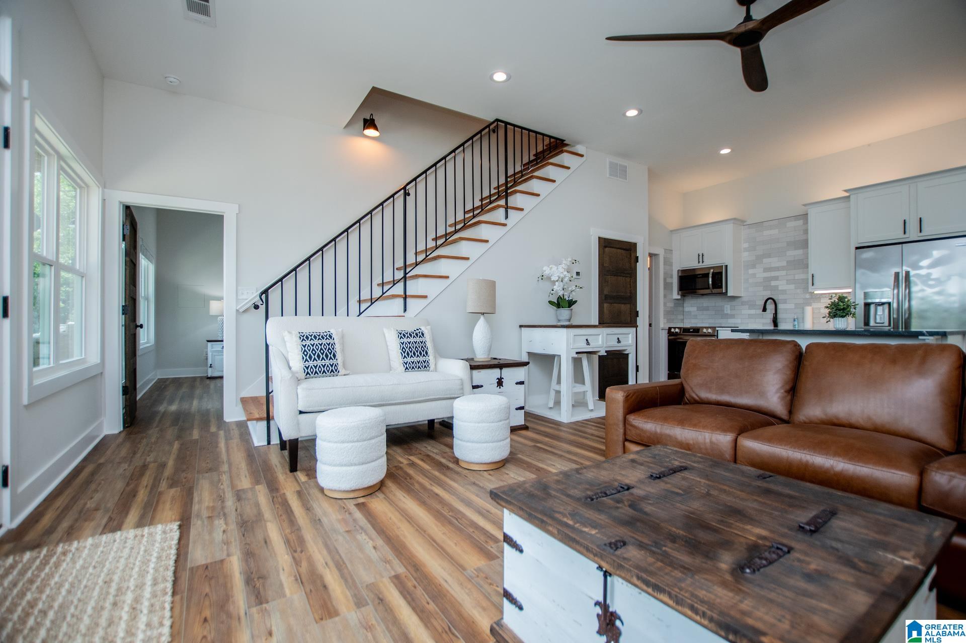 423 PINEYWOODS DRIVE