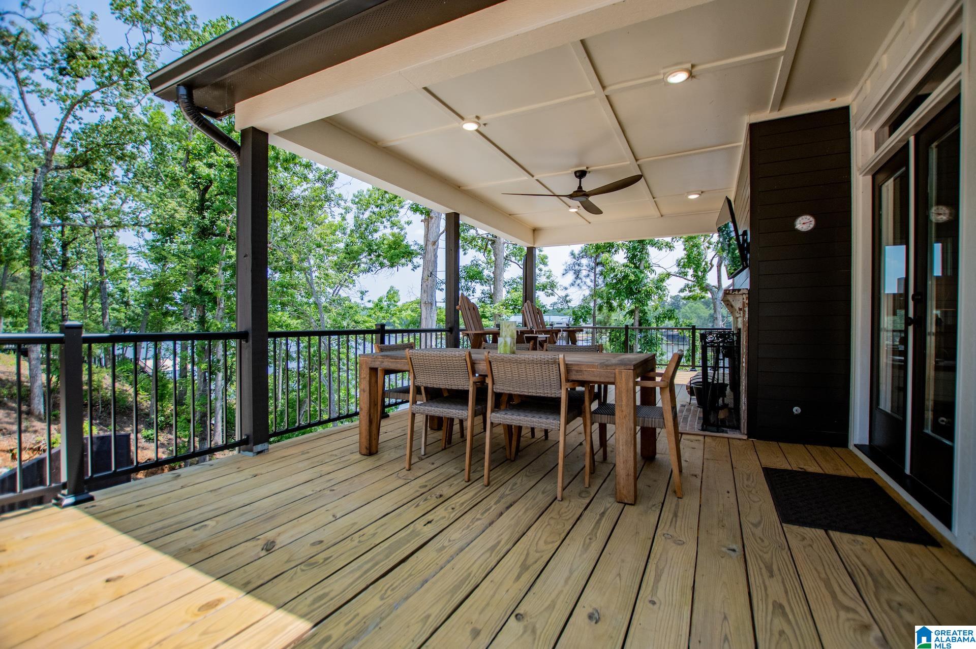 423 PINEYWOODS DRIVE