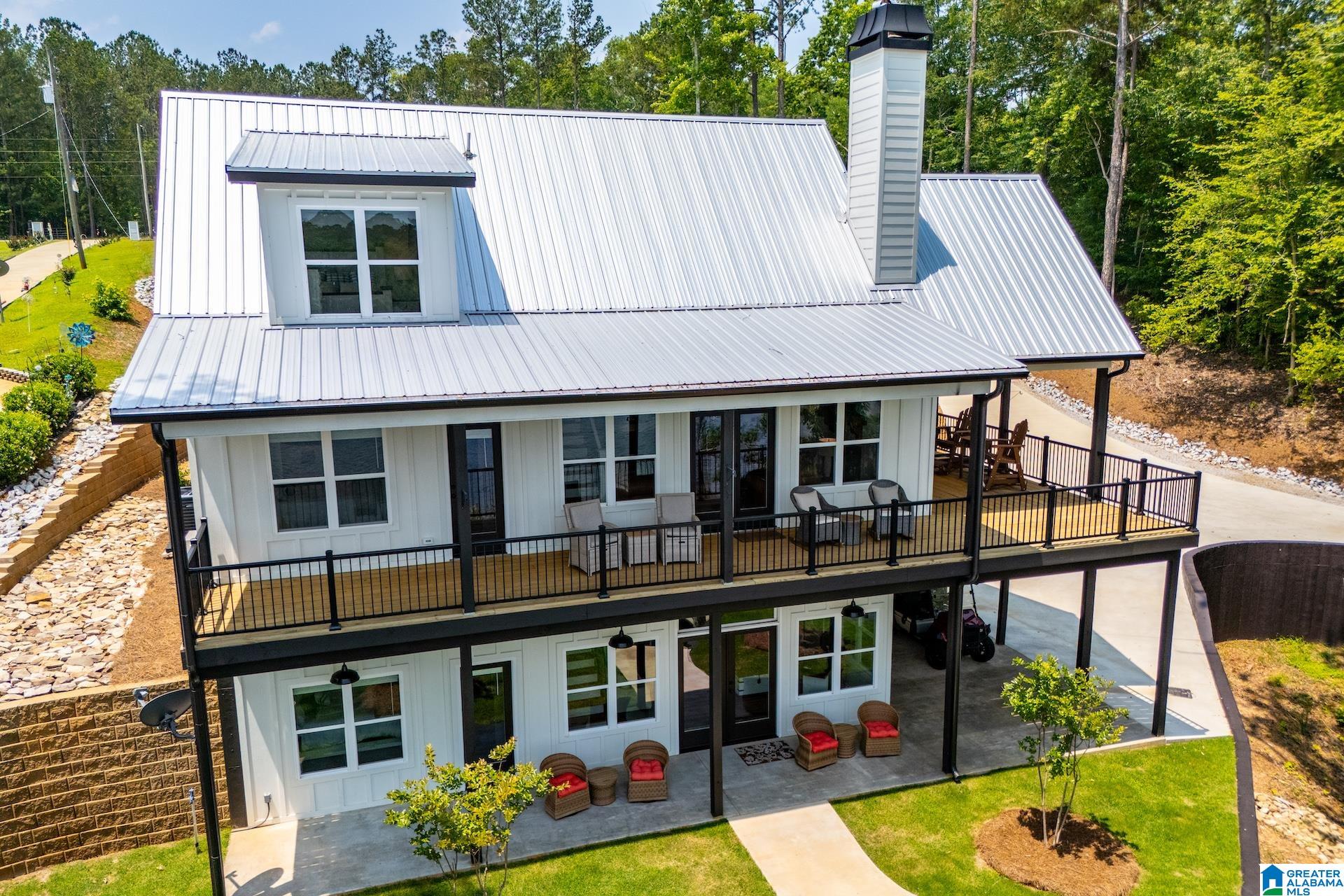 423 PINEYWOODS DRIVE