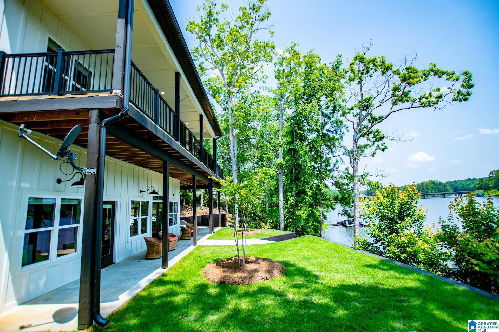 423 PINEYWOODS DRIVE