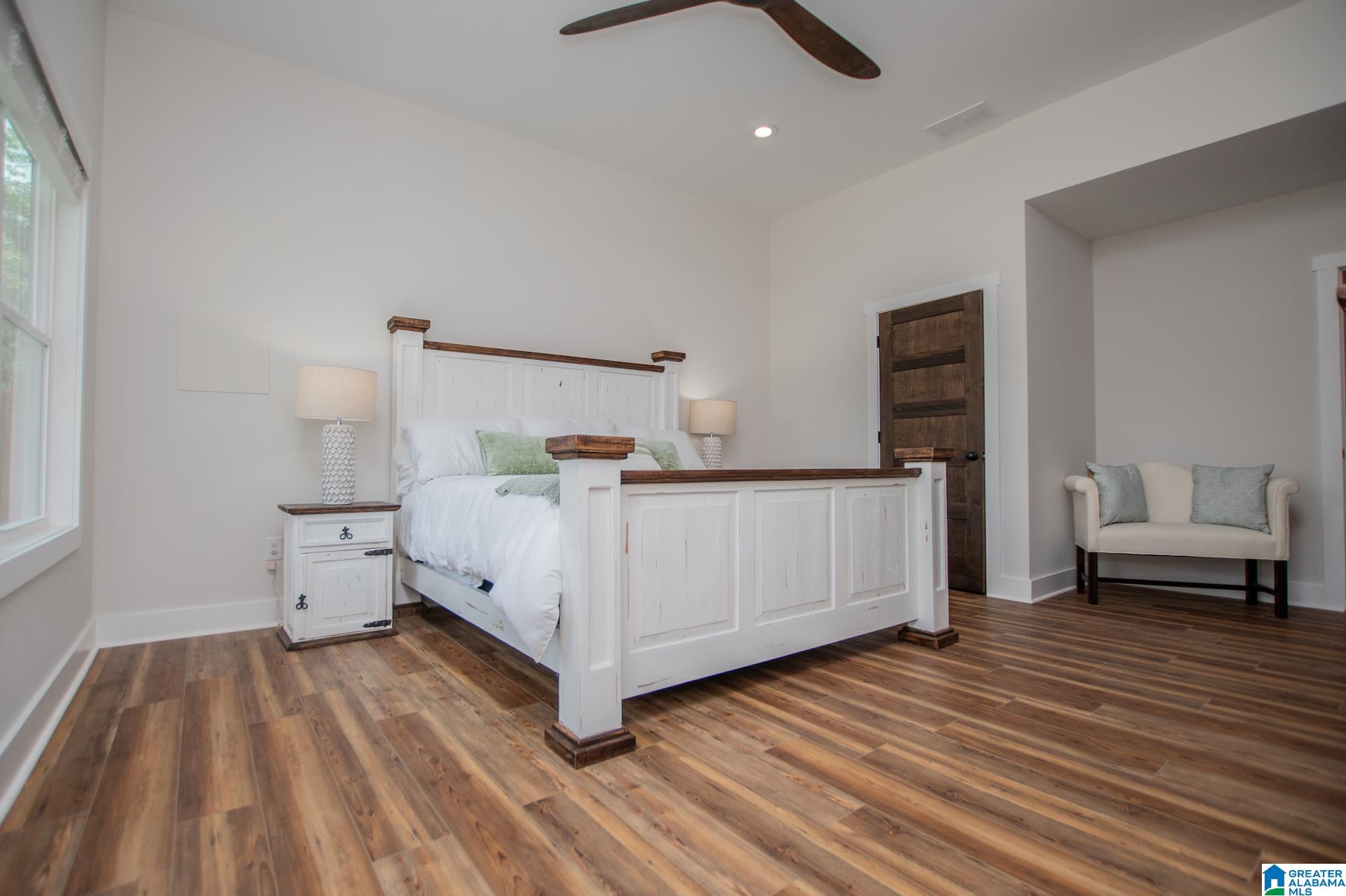 423 PINEYWOODS DRIVE
