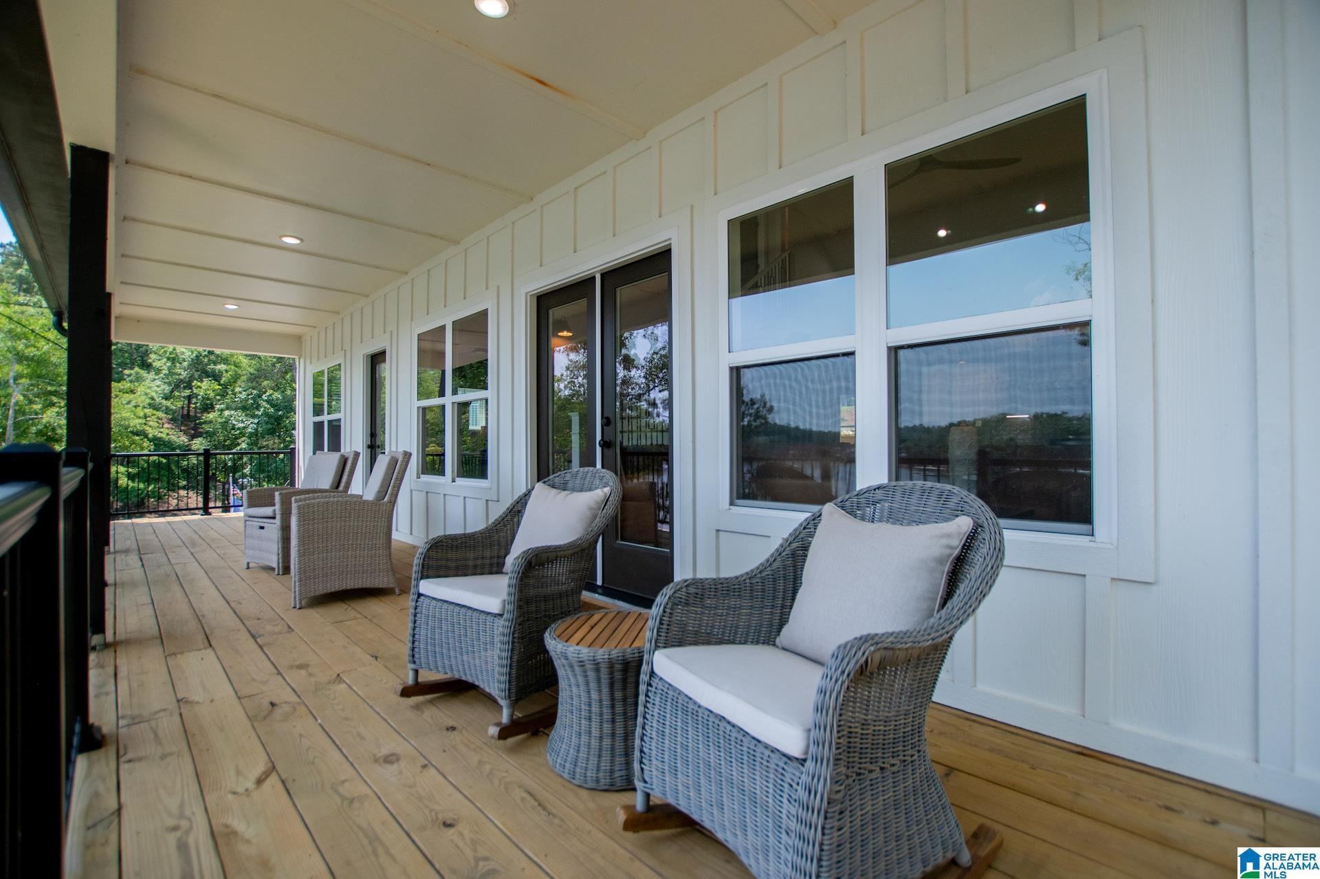 423 PINEYWOODS DRIVE