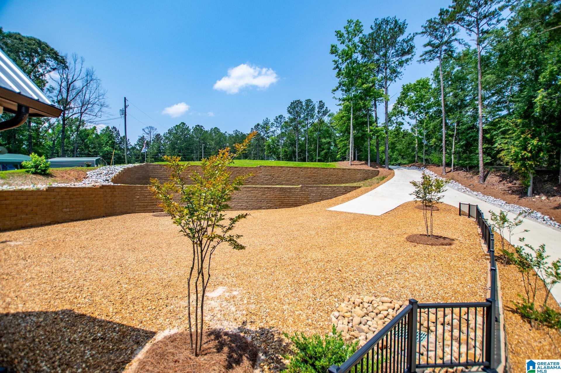 423 PINEYWOODS DRIVE
