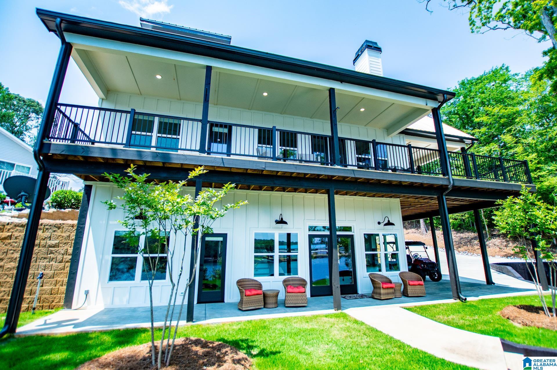 423 PINEYWOODS DRIVE