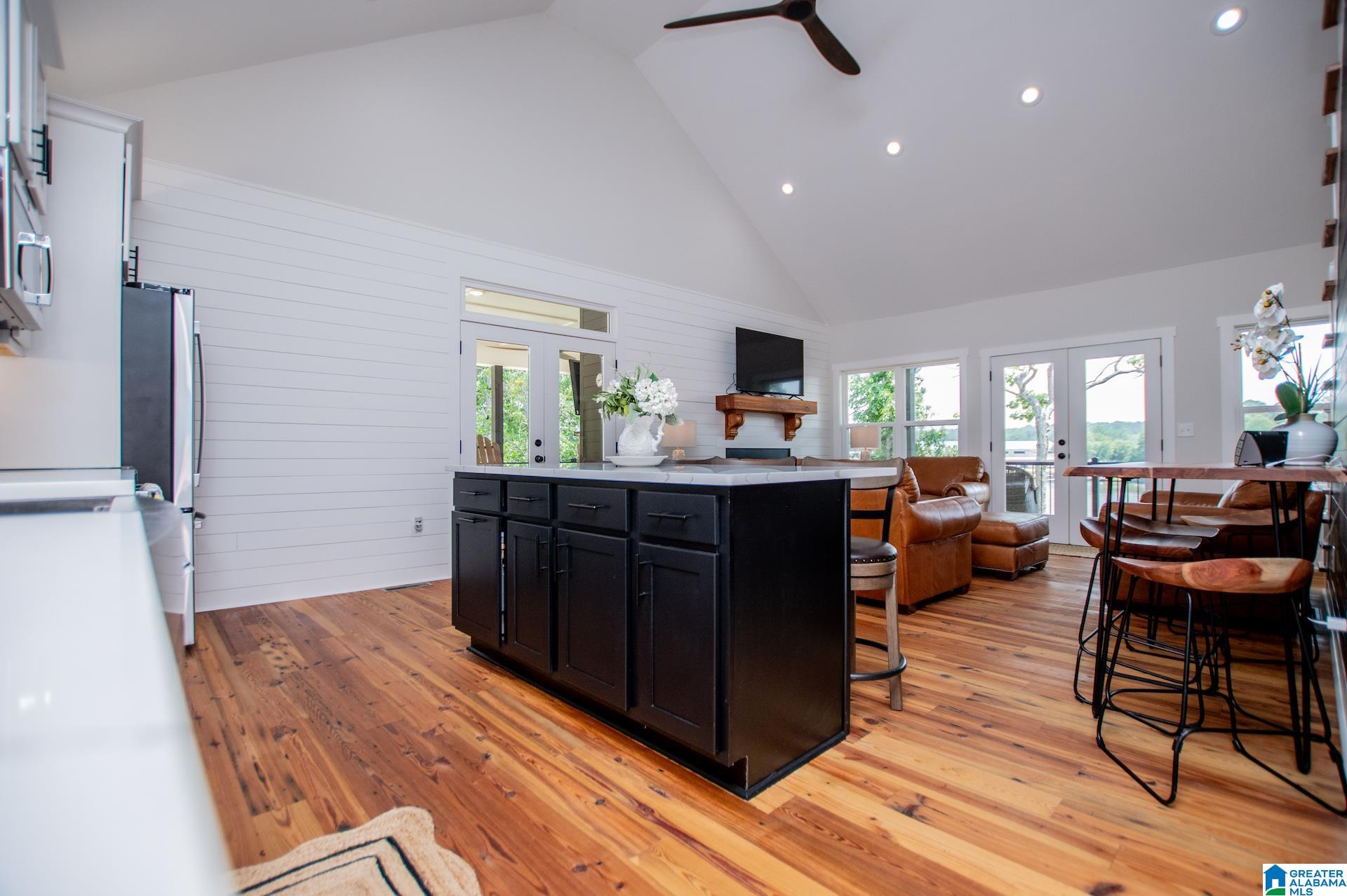 423 PINEYWOODS DRIVE