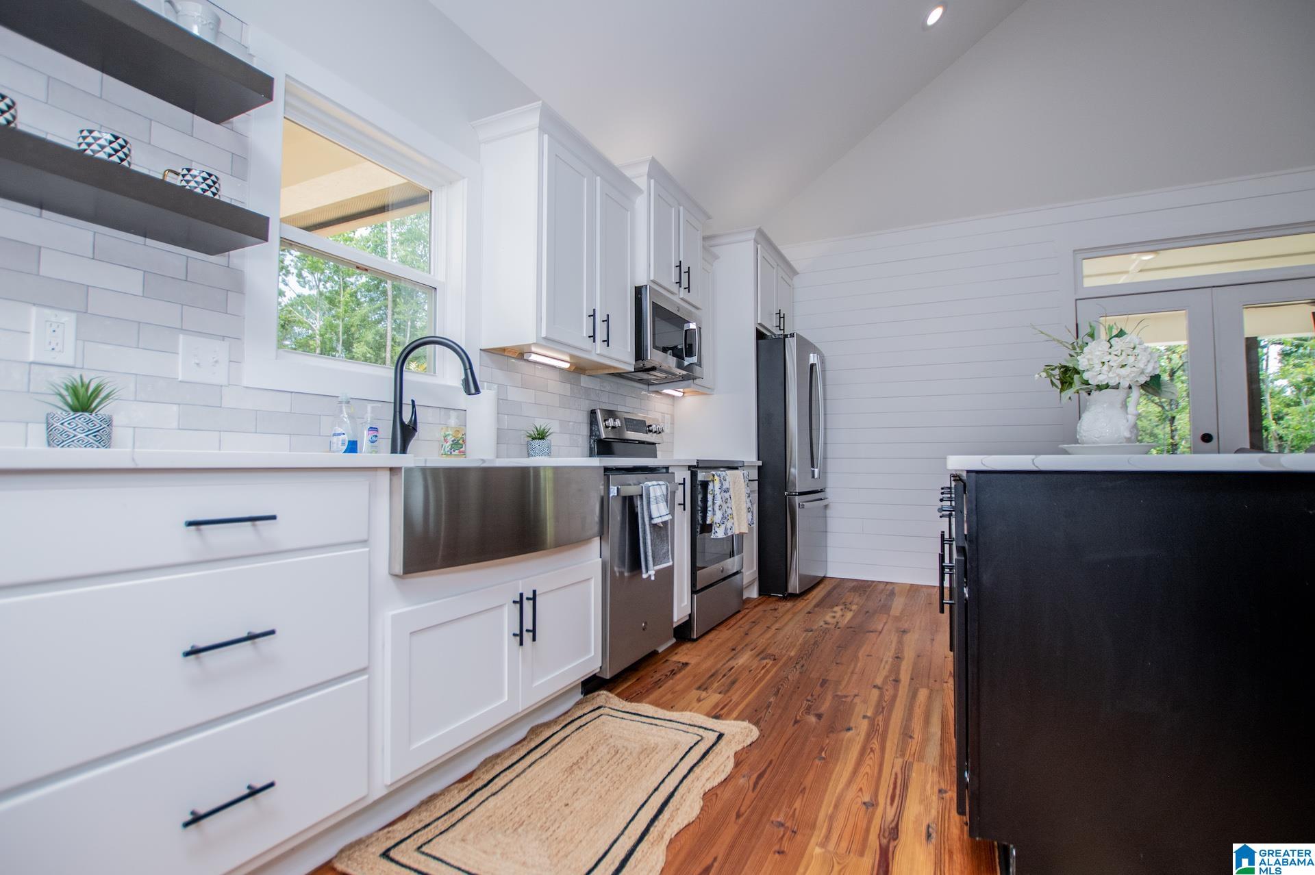423 PINEYWOODS DRIVE
