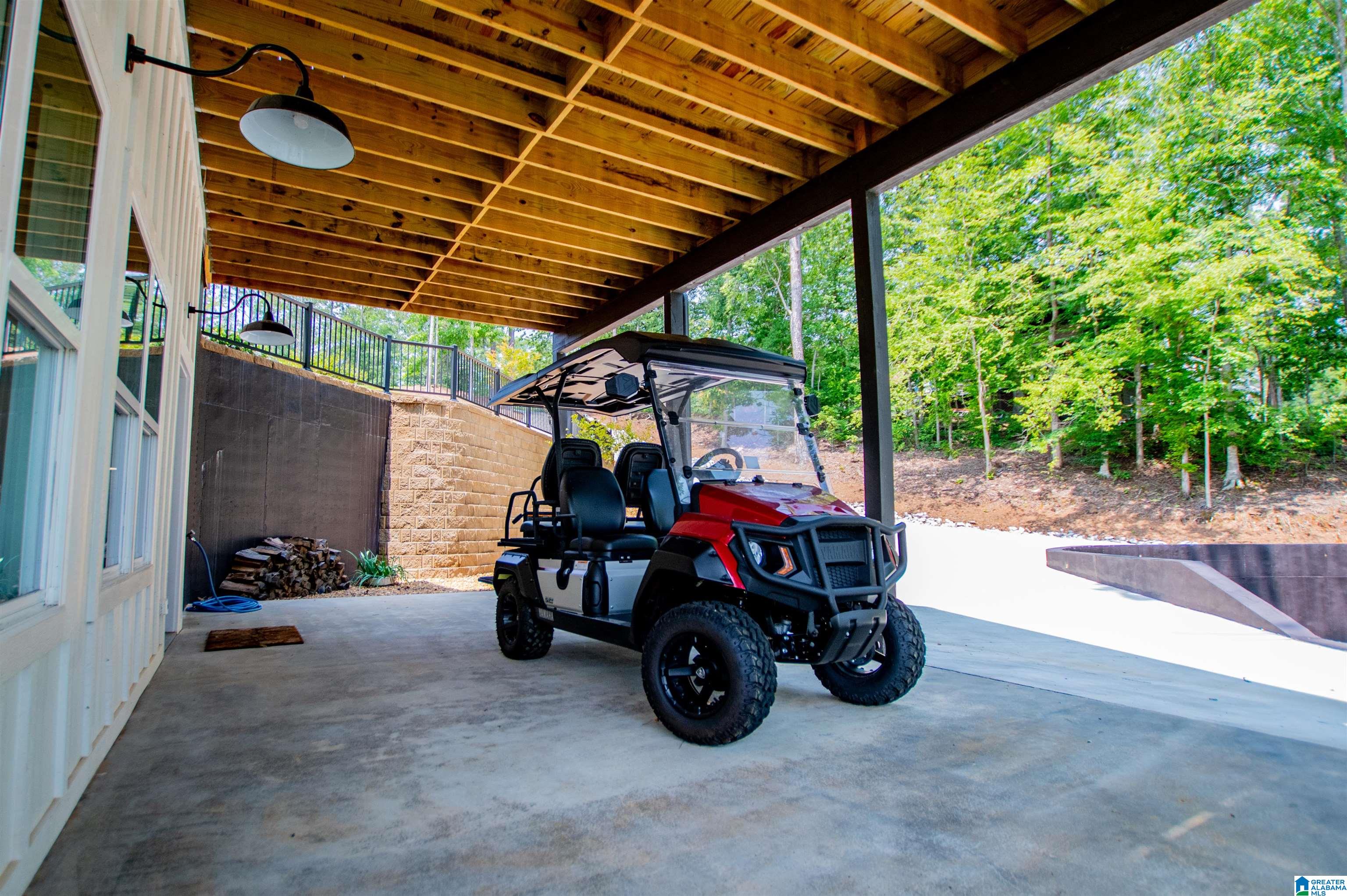 423 PINEYWOODS DRIVE