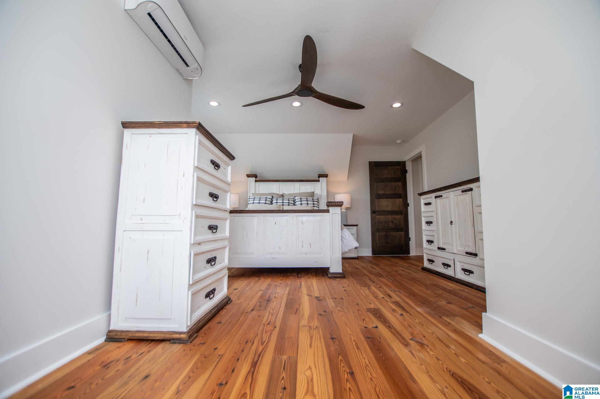 423 PINEYWOODS DRIVE