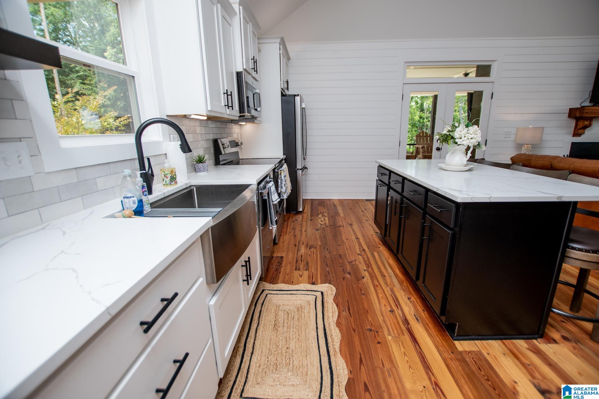 423 PINEYWOODS DRIVE