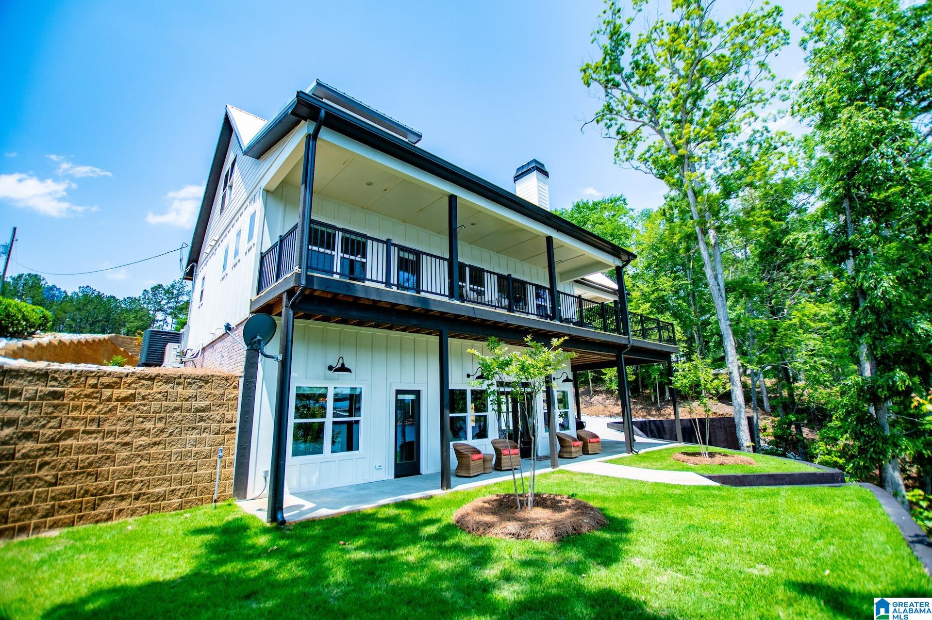 423 PINEYWOODS DRIVE