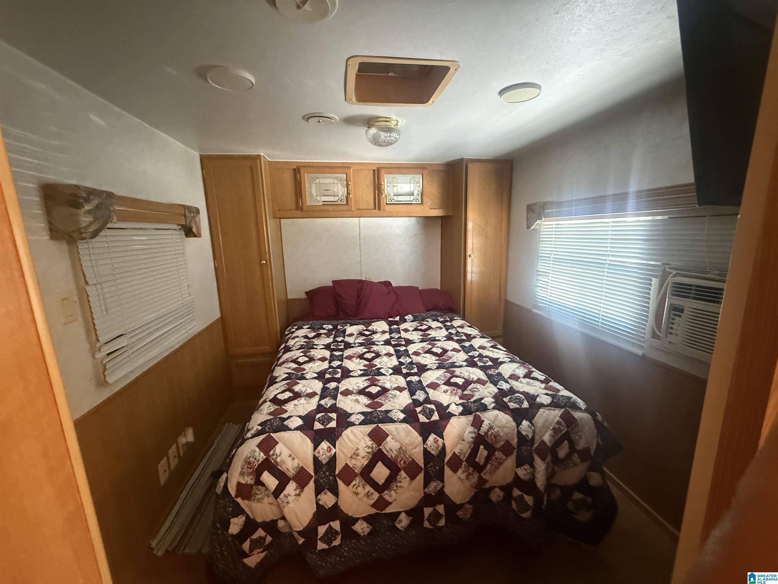 372 POPE LANE