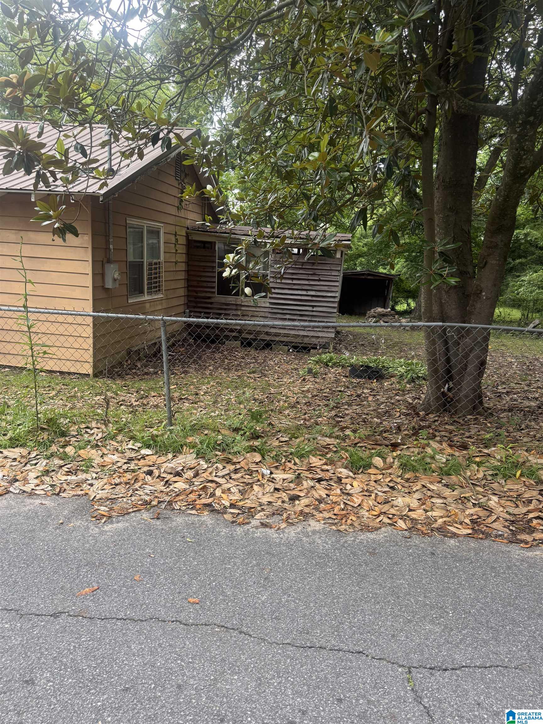 587 BORDER STREET